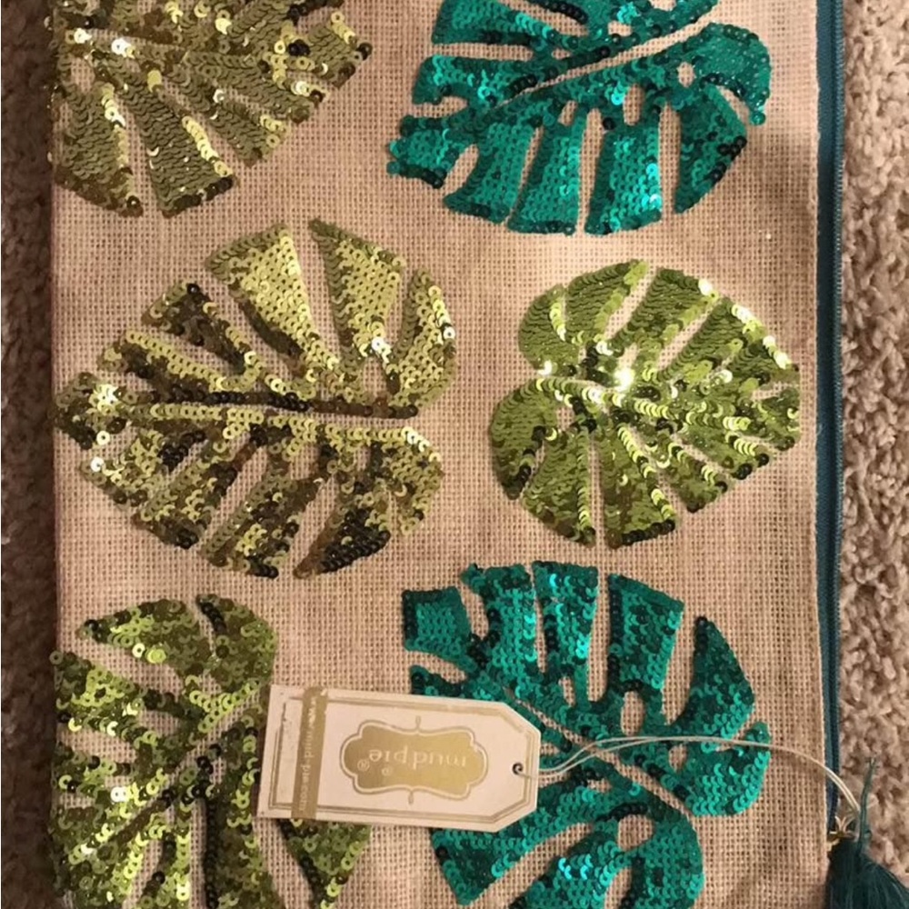 Mud Pie Green and Teal Leaf Clutch